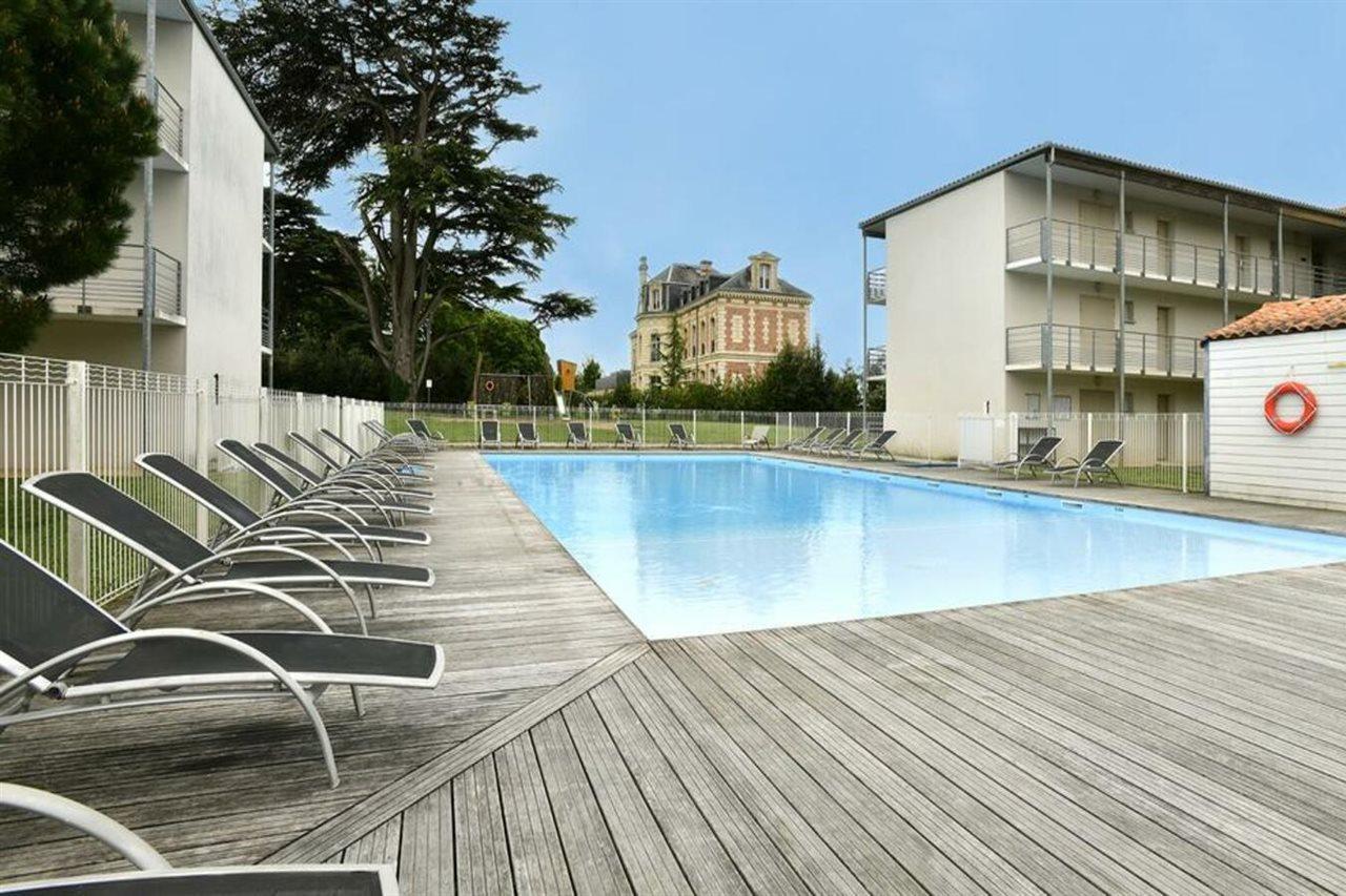 Vacanceole - Le Domaine Du Chateau - La Rochelle / Ile De Re Лагор Экстерьер фото